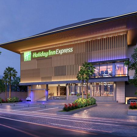 Holiday Inn Express Bali Sunset Road By Ihg Kuta  Ngoại thất bức ảnh