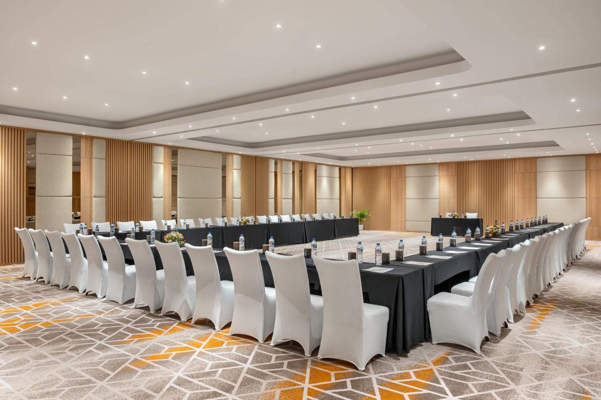 Holiday Inn Express Bali Sunset Road By Ihg Kuta  Ngoại thất bức ảnh