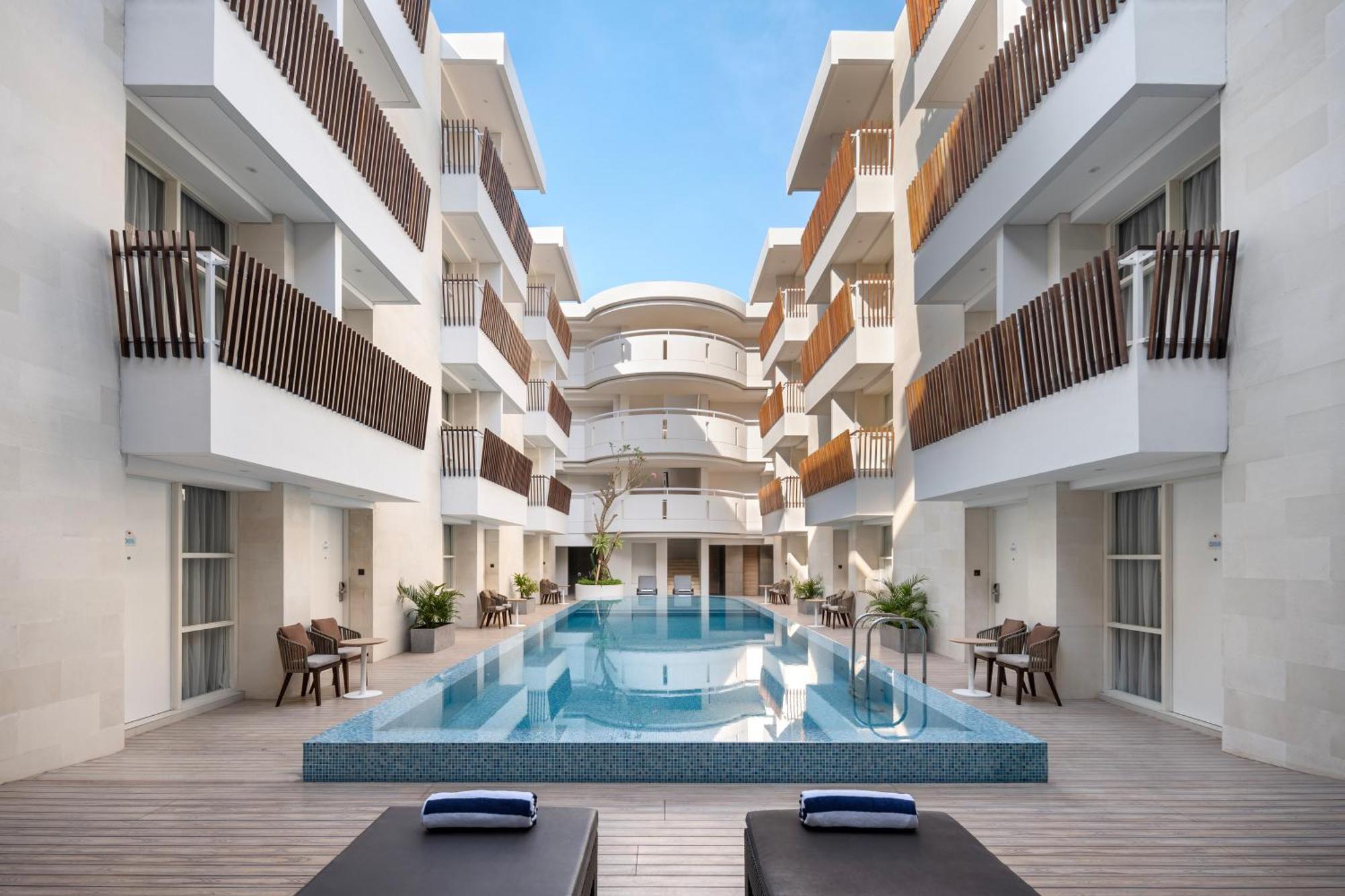 Holiday Inn Express Bali Sunset Road By Ihg Kuta  Ngoại thất bức ảnh