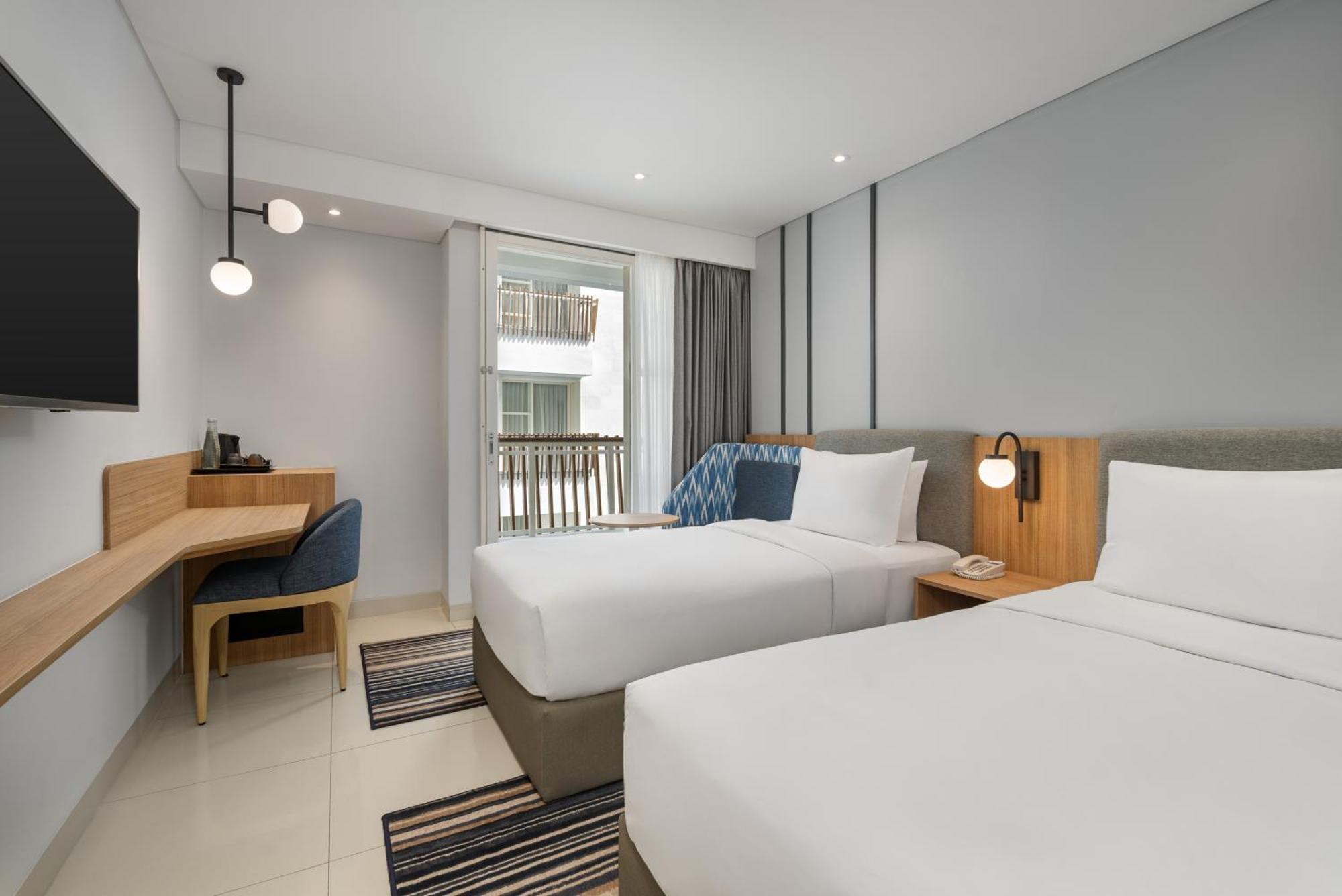 Holiday Inn Express Bali Sunset Road By Ihg Kuta  Ngoại thất bức ảnh