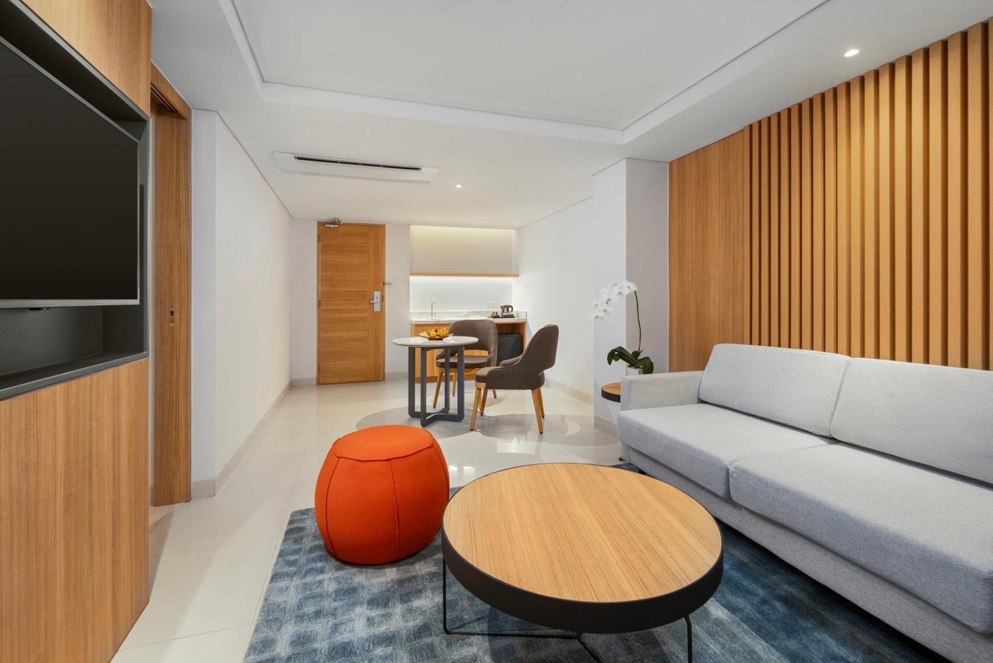 Holiday Inn Express Bali Sunset Road By Ihg Kuta  Ngoại thất bức ảnh