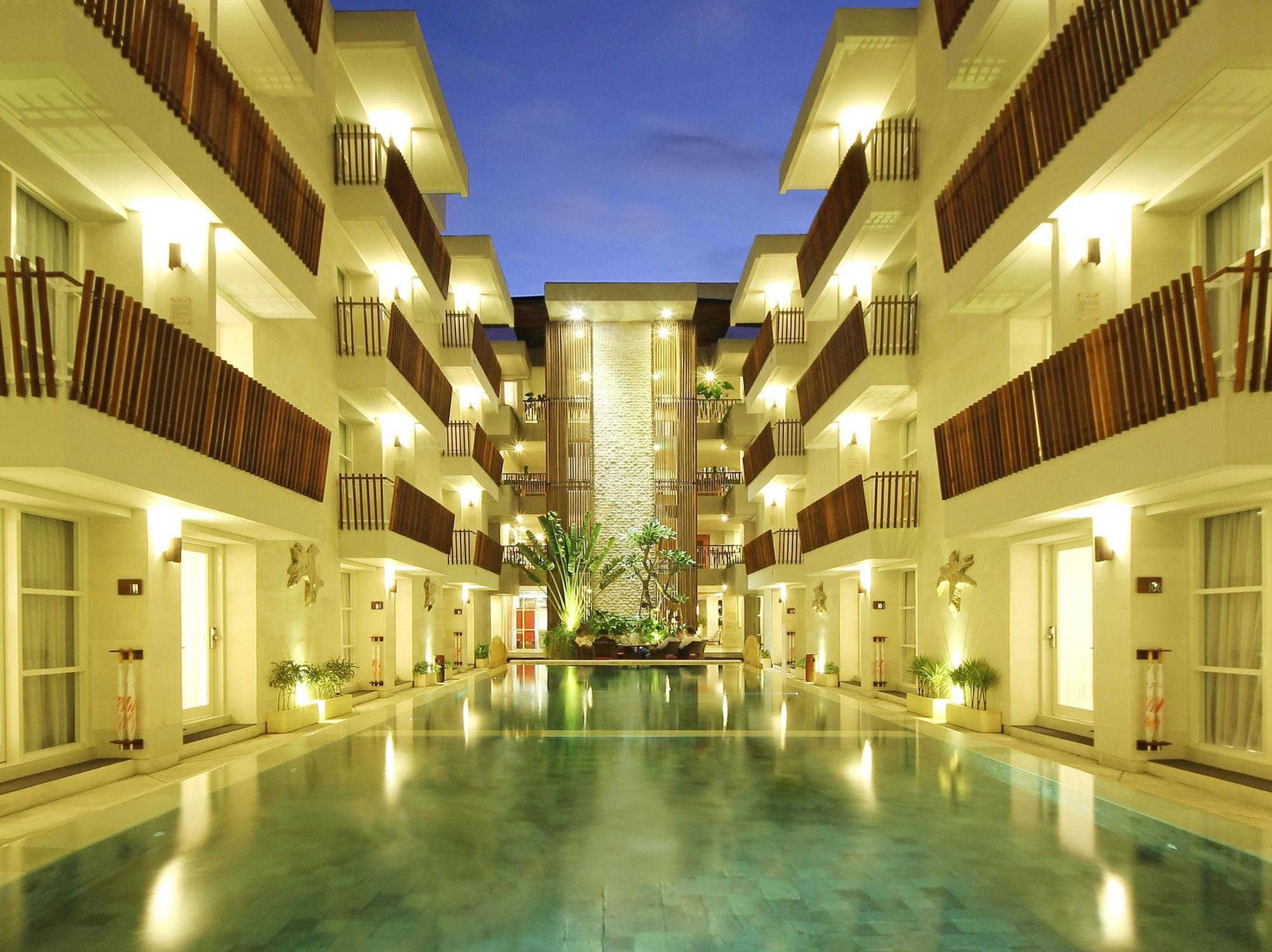Holiday Inn Express Bali Sunset Road By Ihg Kuta  Ngoại thất bức ảnh