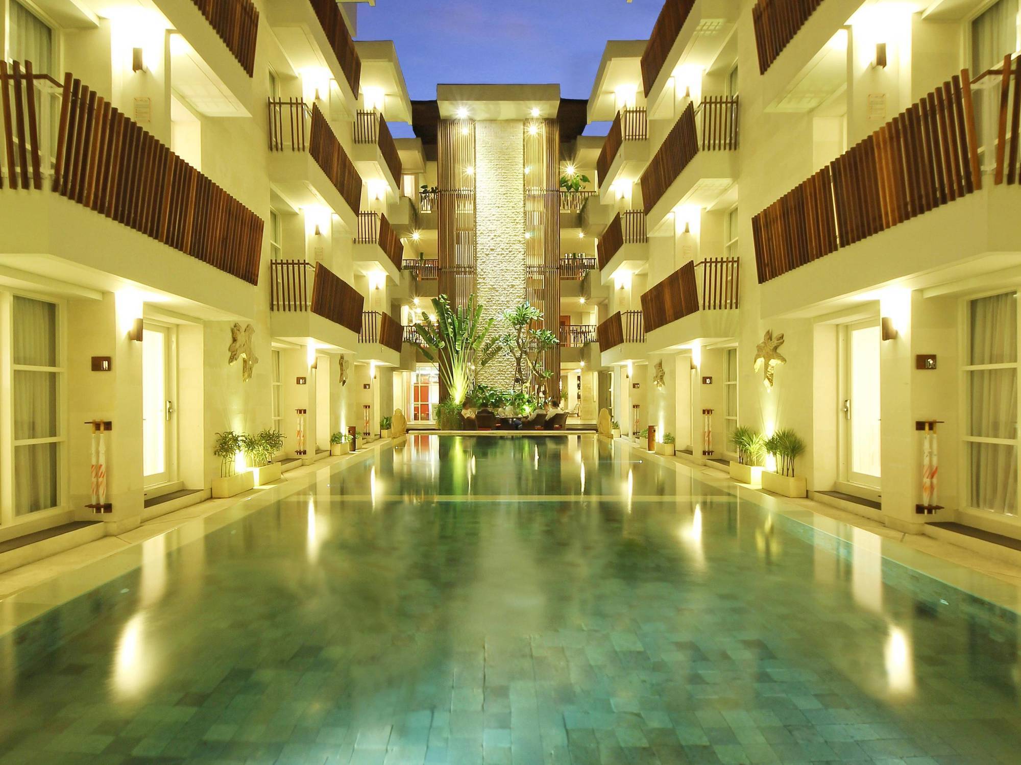 Holiday Inn Express Bali Sunset Road By Ihg Kuta  Ngoại thất bức ảnh