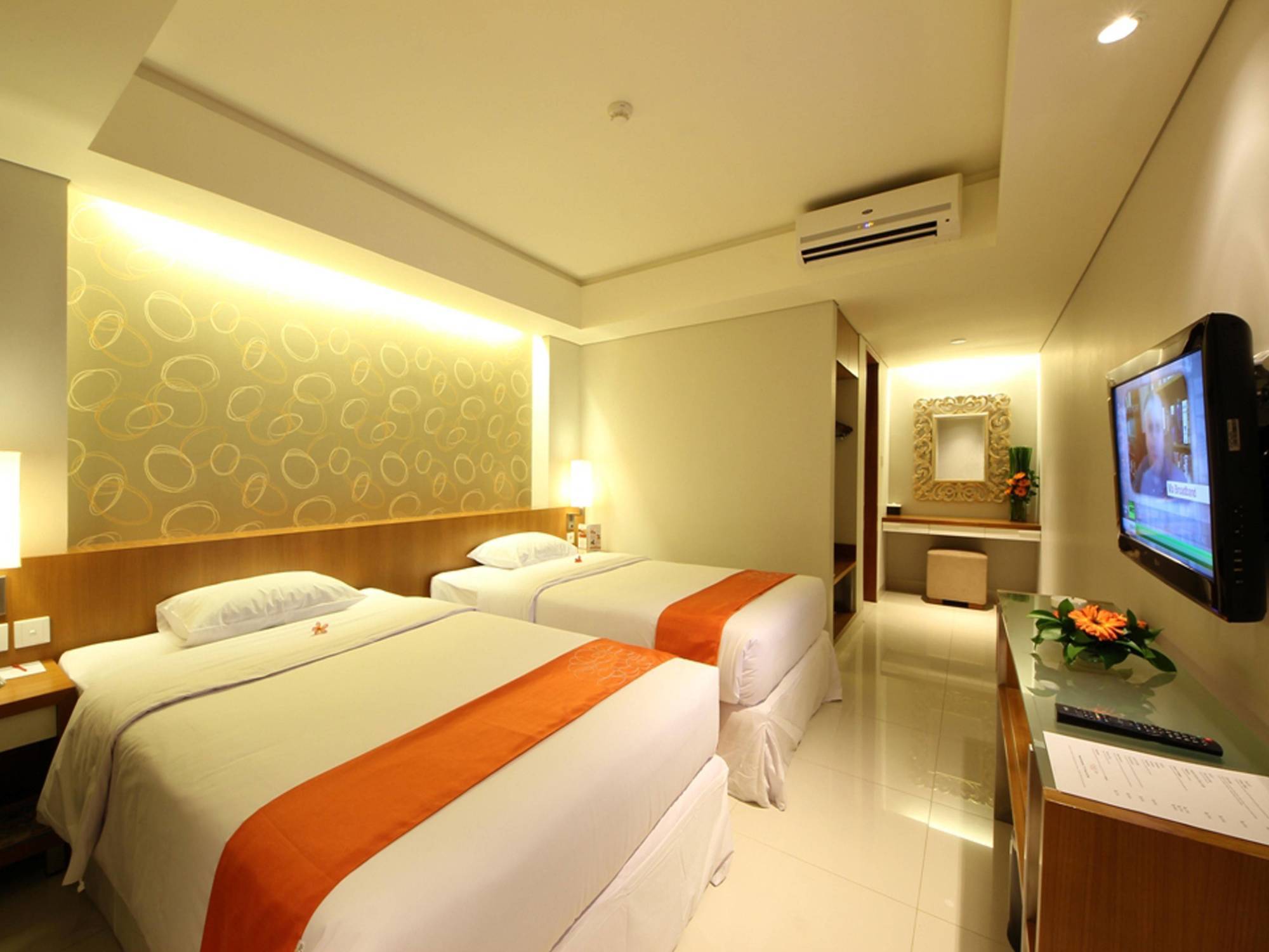Holiday Inn Express Bali Sunset Road By Ihg Kuta  Ngoại thất bức ảnh