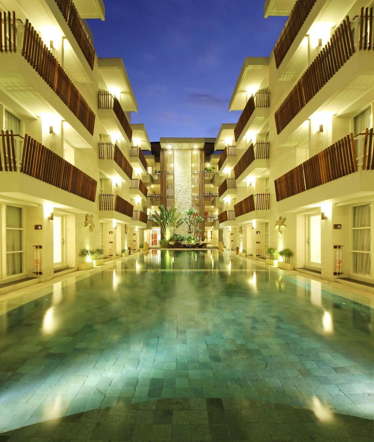Holiday Inn Express Bali Sunset Road By Ihg Kuta  Ngoại thất bức ảnh