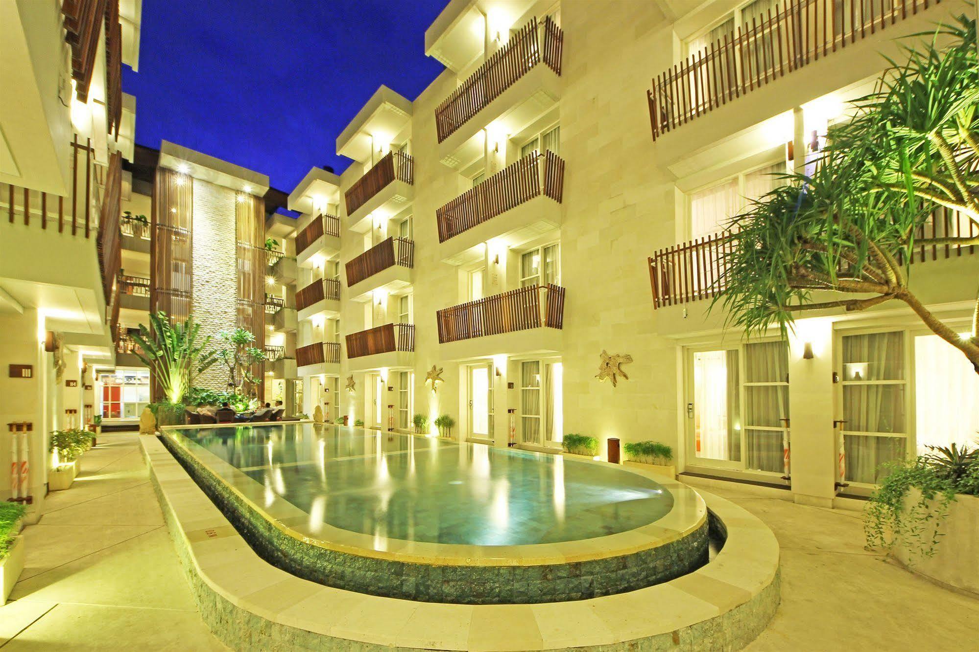 Holiday Inn Express Bali Sunset Road By Ihg Kuta  Ngoại thất bức ảnh