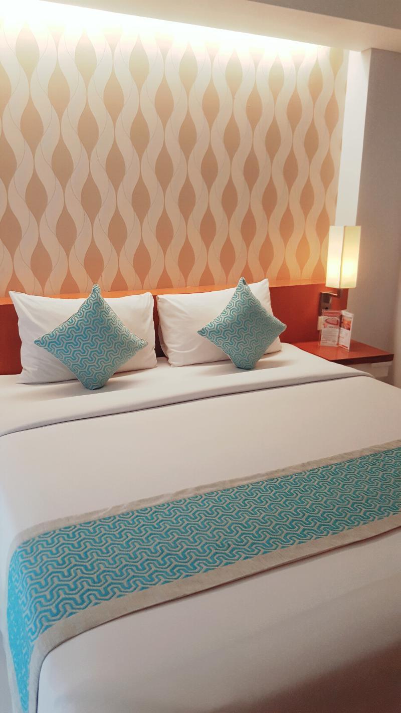 Holiday Inn Express Bali Sunset Road By Ihg Kuta  Ngoại thất bức ảnh