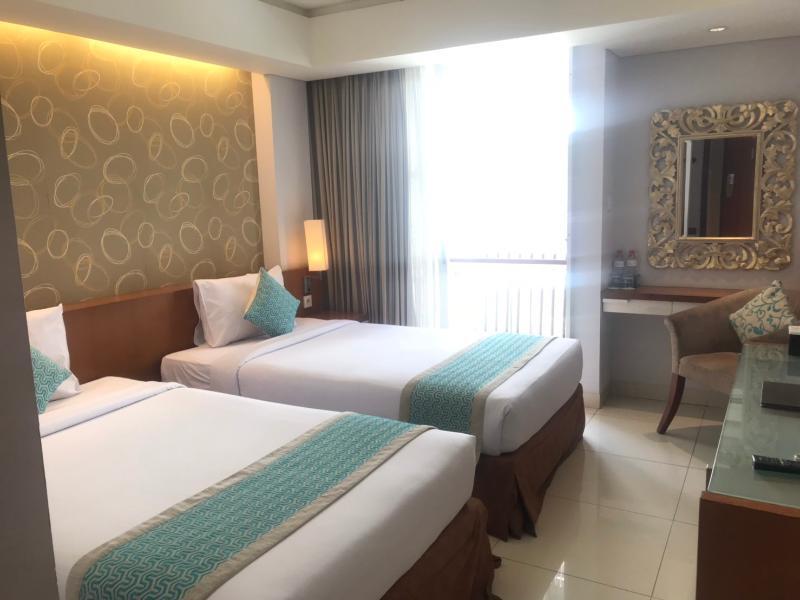 Holiday Inn Express Bali Sunset Road By Ihg Kuta  Ngoại thất bức ảnh
